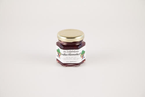 Aardbei-blauwebessenjam